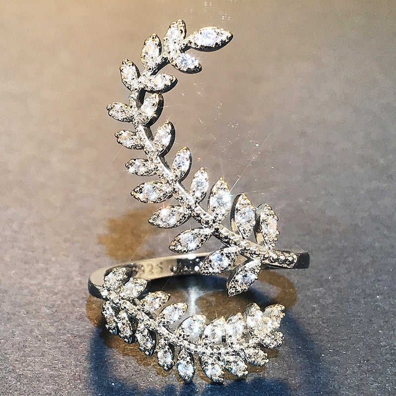 Ring with a wing motif