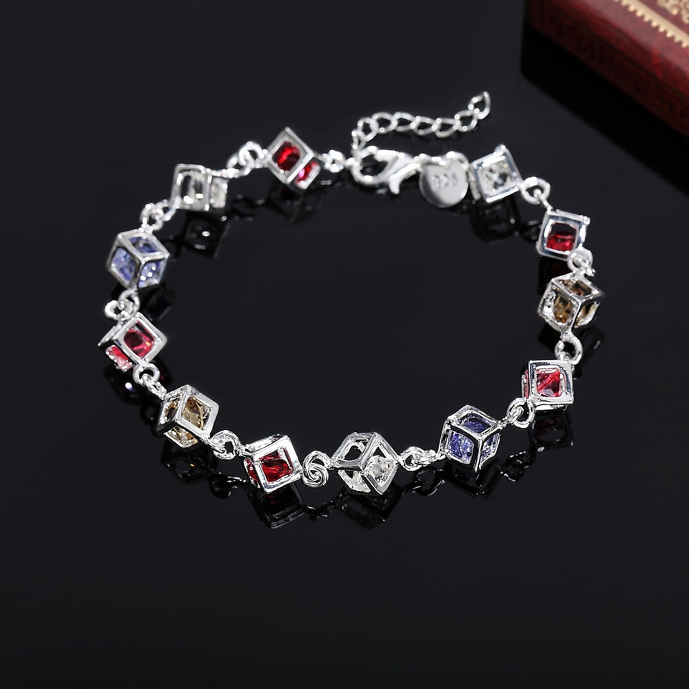 Silver bracelet with a geometric motif