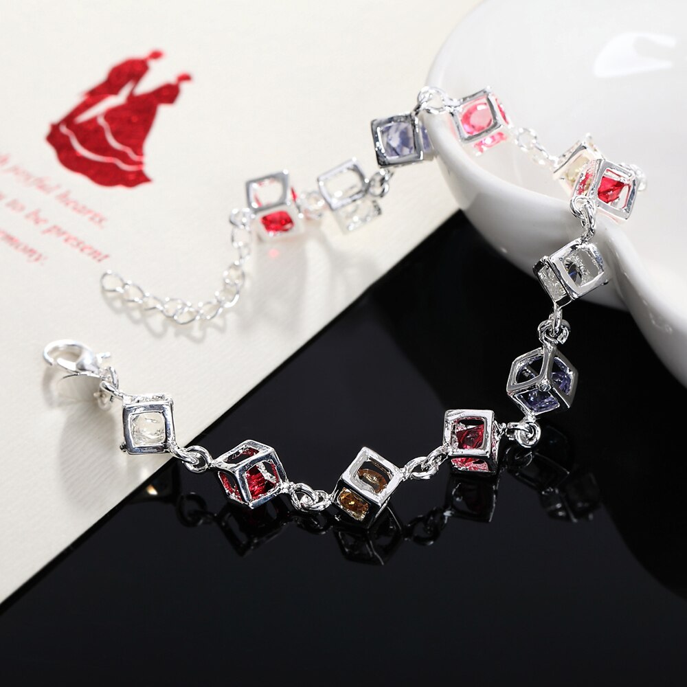 Silver bracelet with a geometric motif