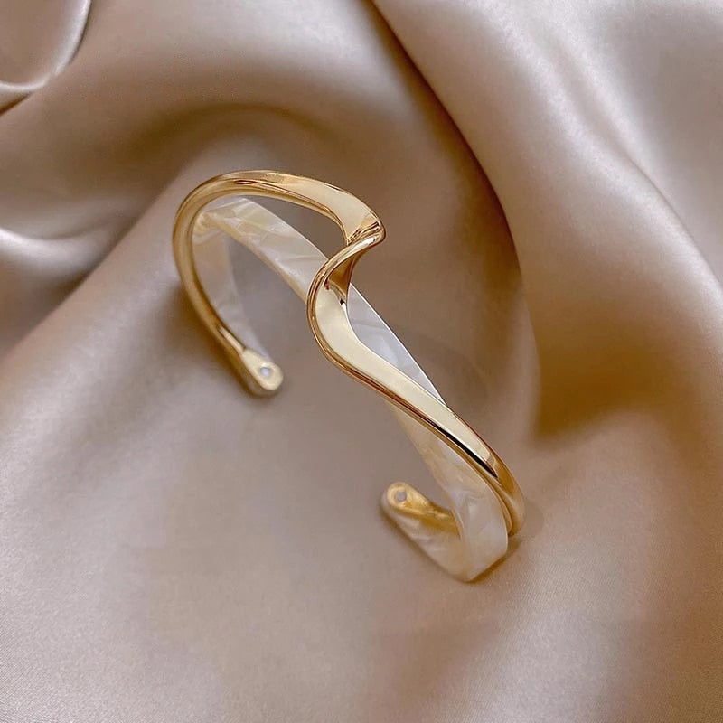 Open bracelet