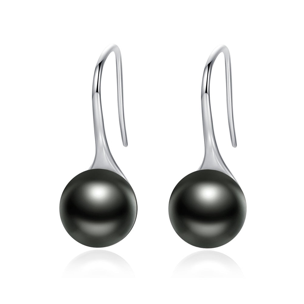 Hanging pearl earrings