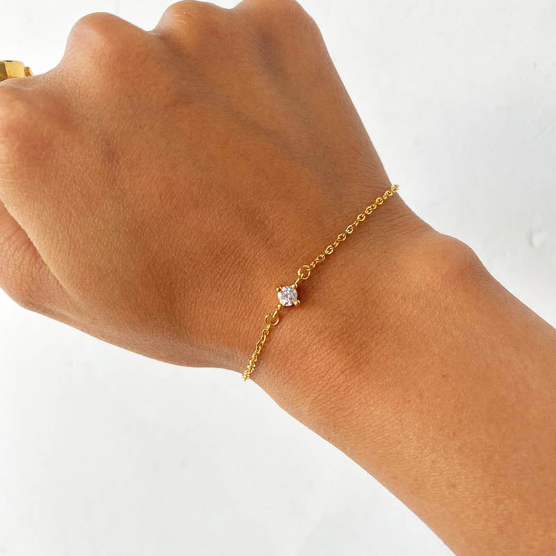 Minimalist bracelet with cubic zirconia