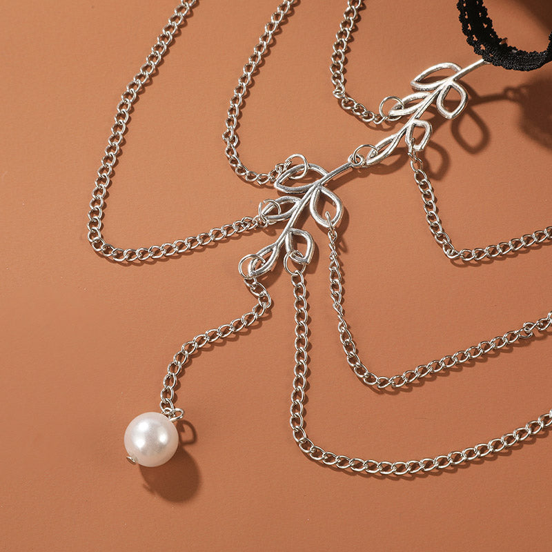 Anklet with a leaf motif and imitation pearl