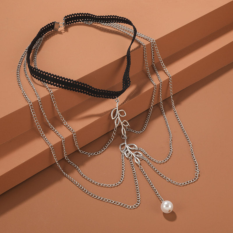 Anklet with a leaf motif and imitation pearl