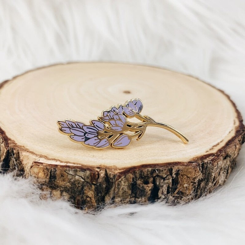 Lavender flower pin