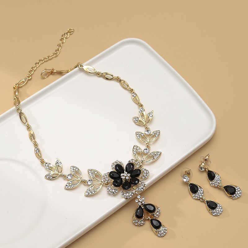 An elegant set of jewelry