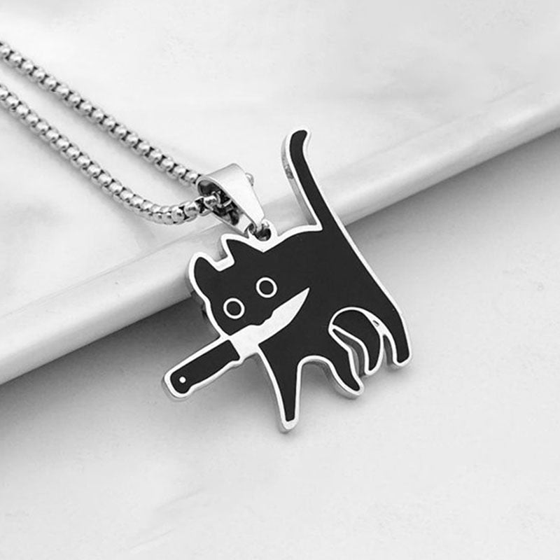 Animal motif necklace