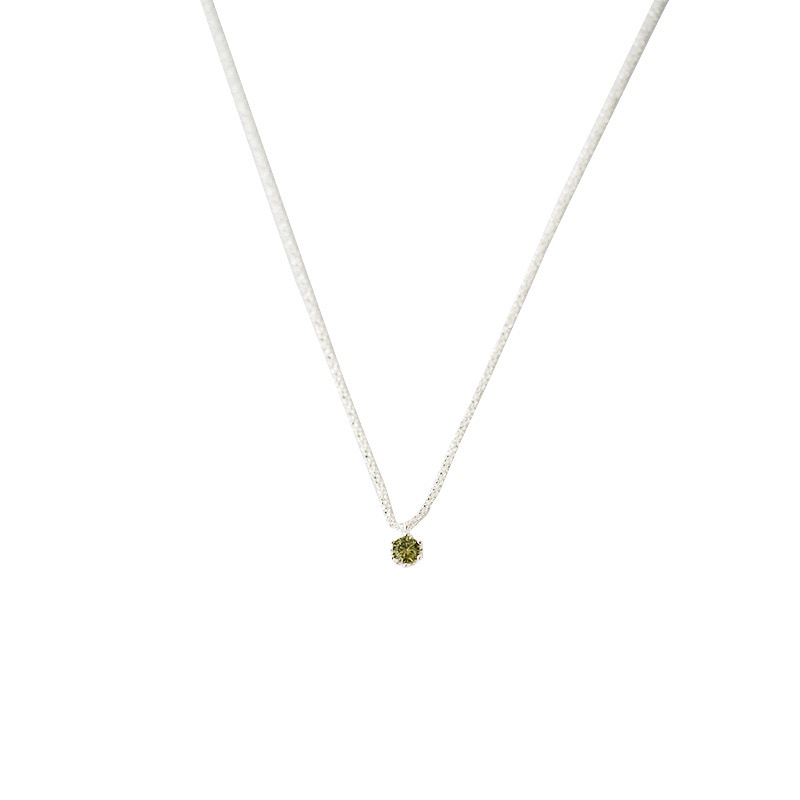 Minimalistic necklace with an eyelet