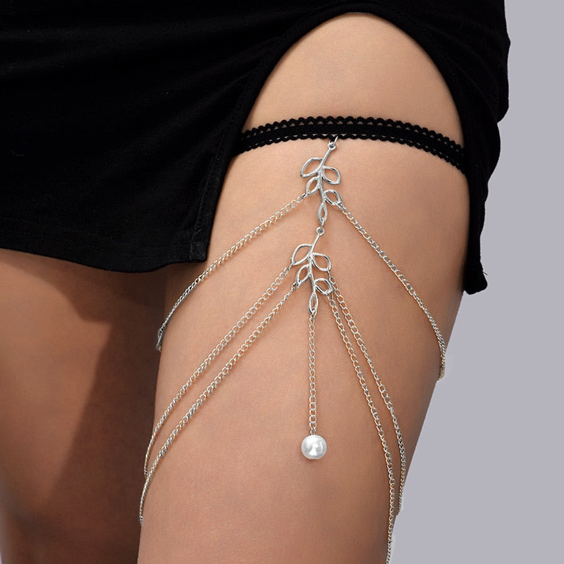 Anklet with a leaf motif and imitation pearl