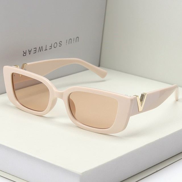 Rectangular sunglasses in retro style