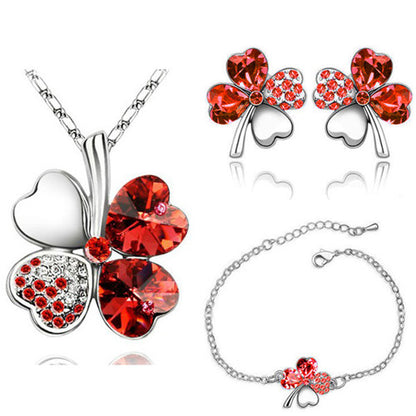 A set of jewelry with a four-leaf clover