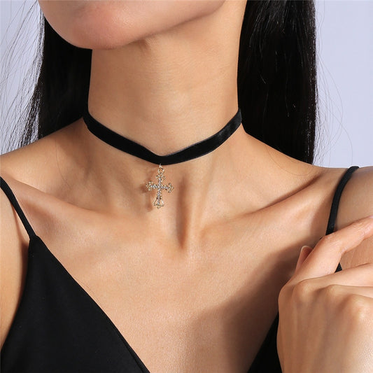 Choker necklace with a cross