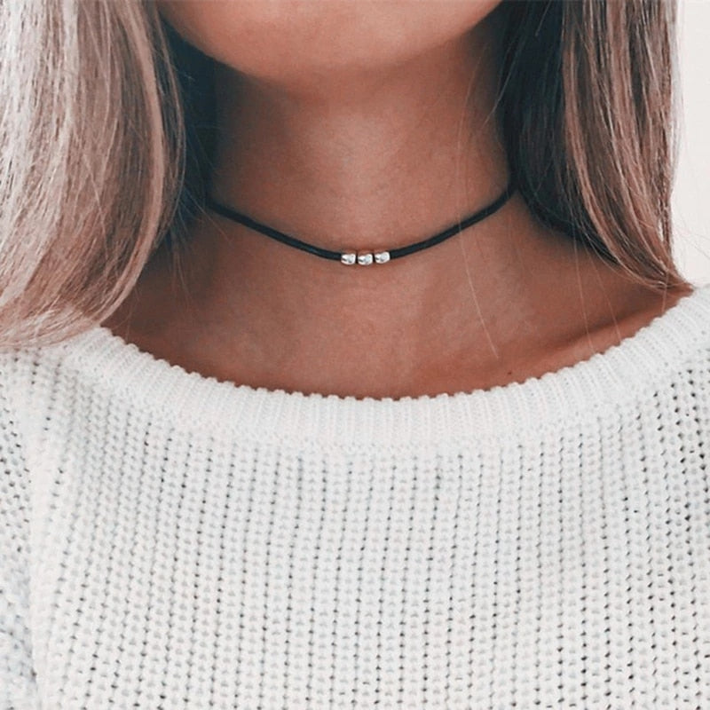 Choker necklace with beads