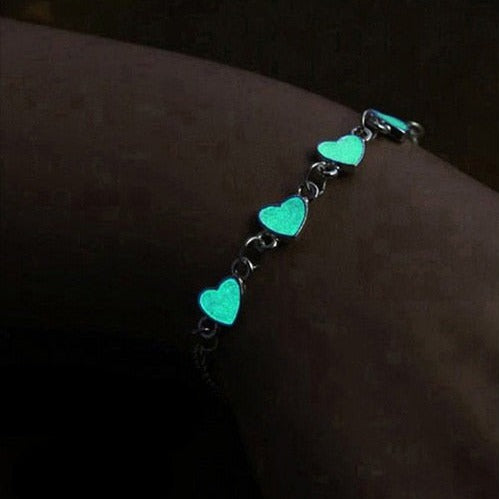 Luminous bracelet in the dark
