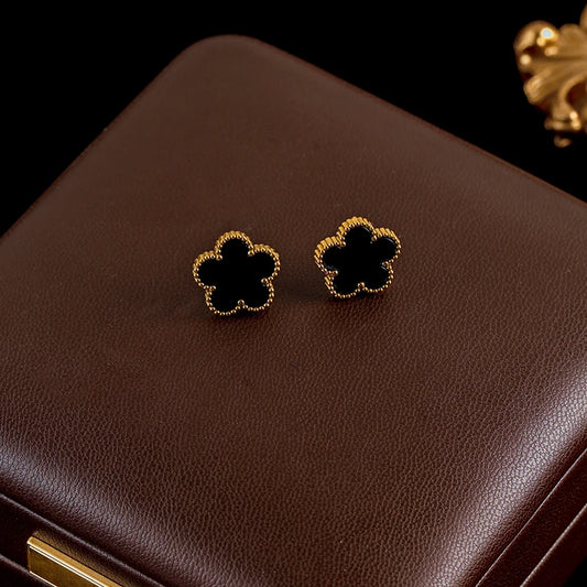 Elegant flower earrings