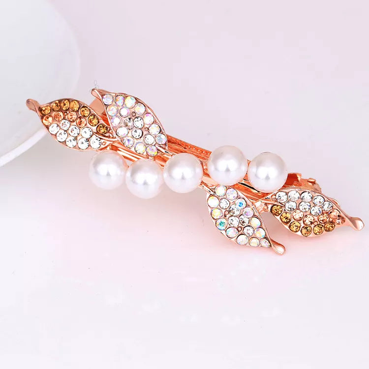 Hair clip with pearls