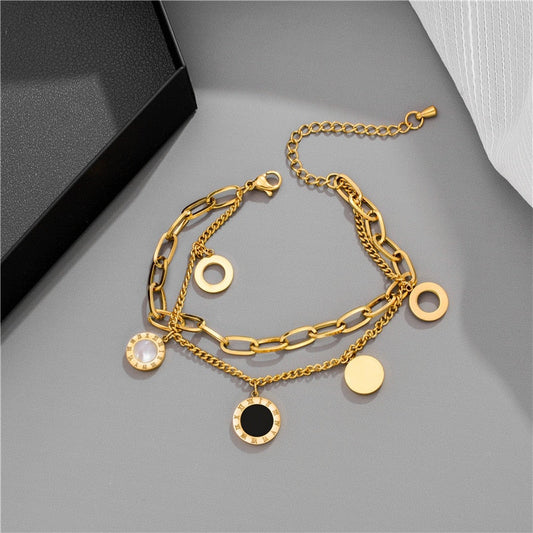 Bracelet with round pendants