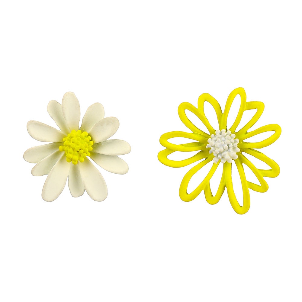 Asymmetrical earrings - flowers