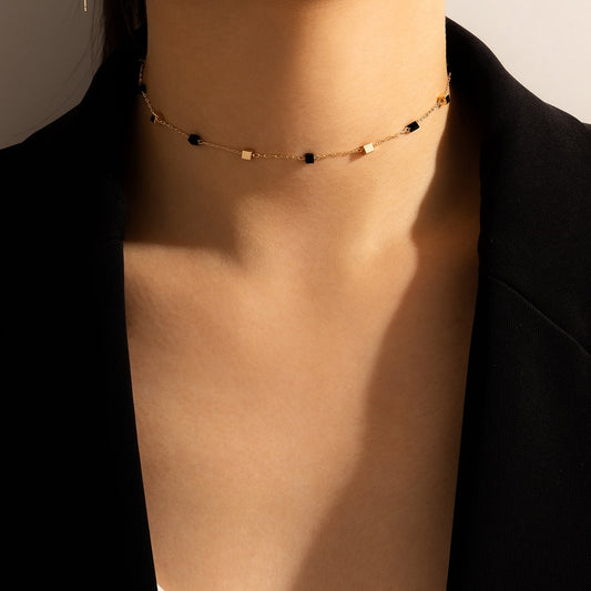 Choker type necklace