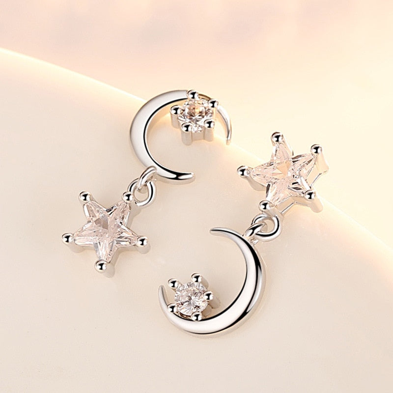 Earrings with a moon motif