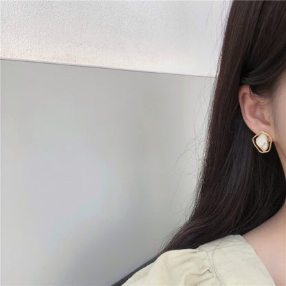 Elegant earrings