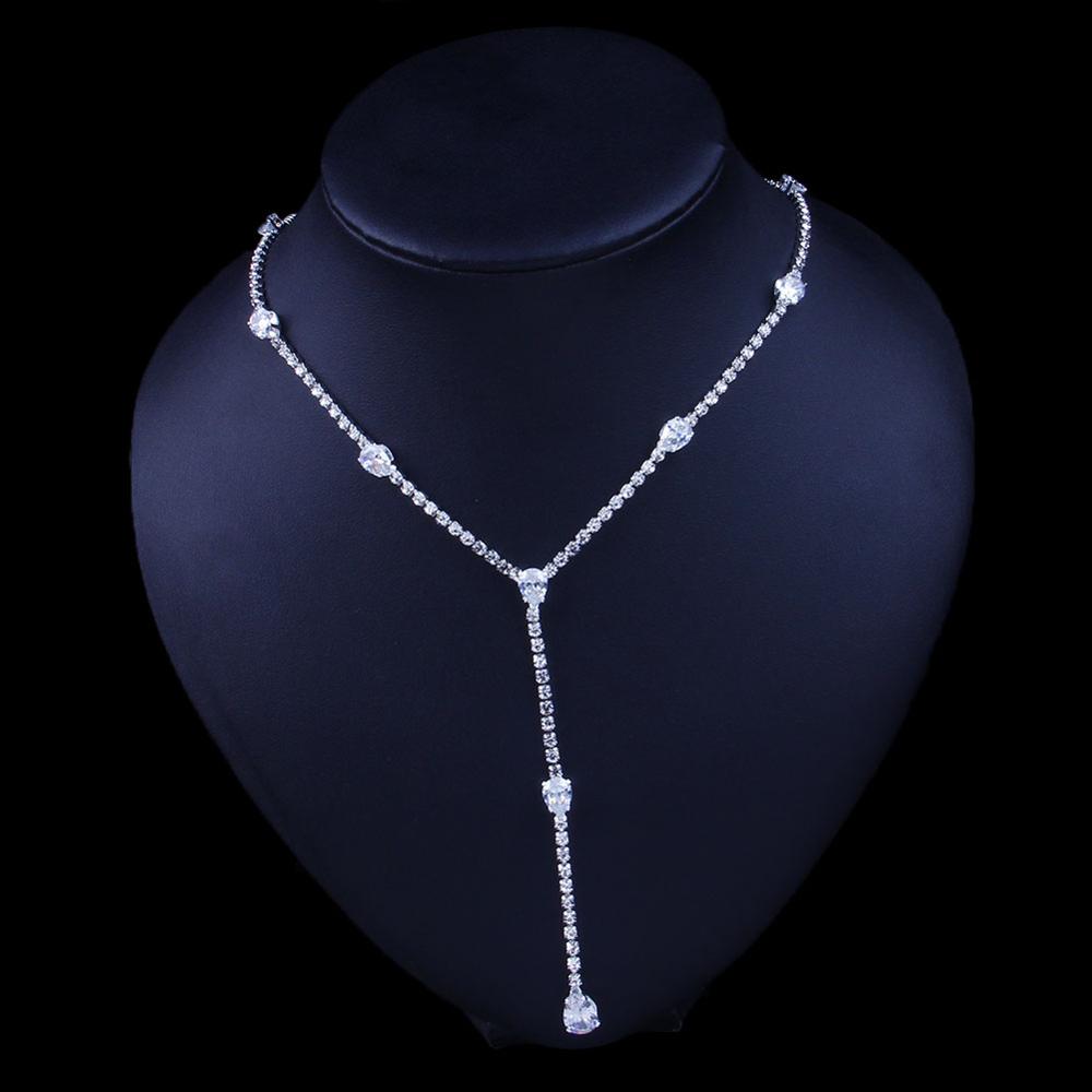 Necklace with zircons