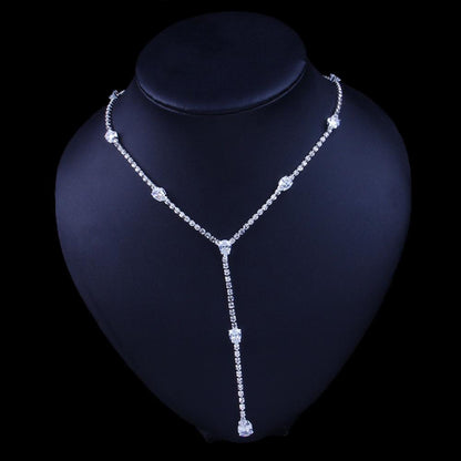 Necklace with zircons