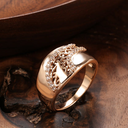 Ring with a lacy motif