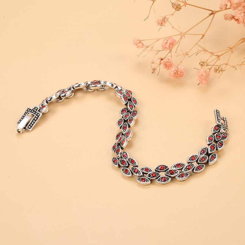 Bracelet with zircons