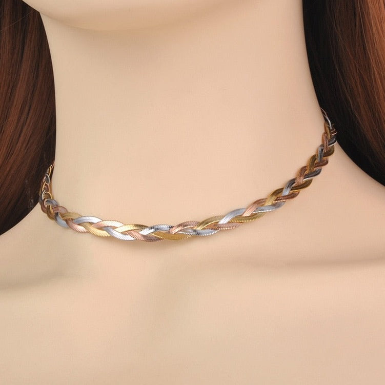 Three-color necklace