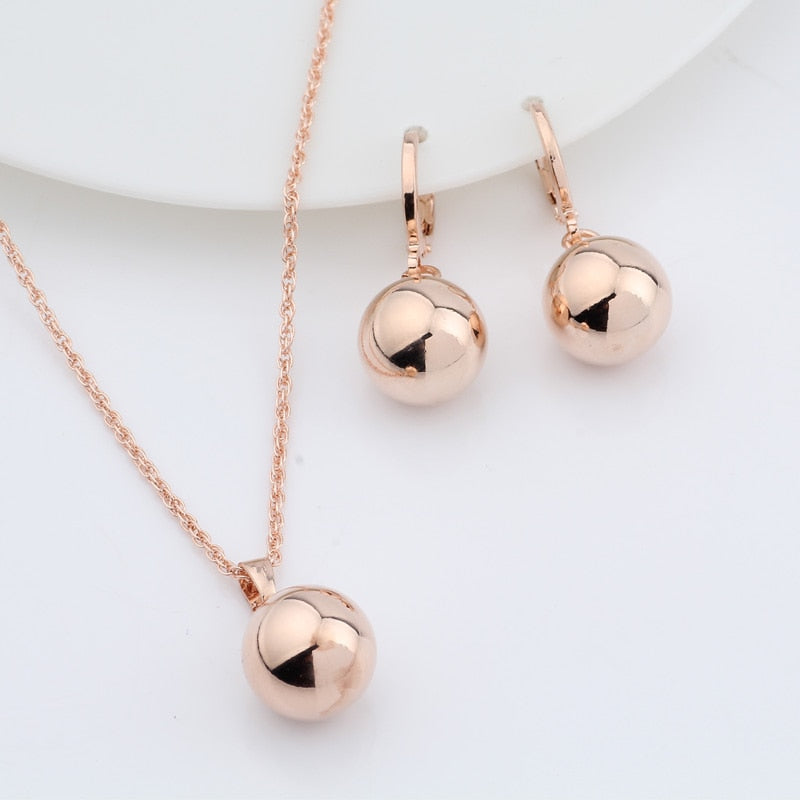 Jewelry set with balls