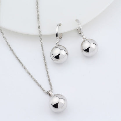 Jewelry set with balls