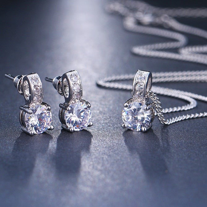 Jewelry set with zirconia