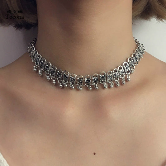 Choker type necklace