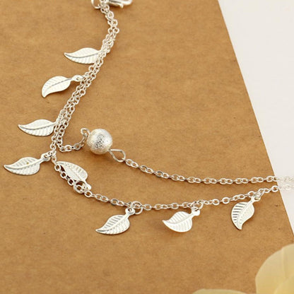 Ankle bracelet with leaf-shaped pendants