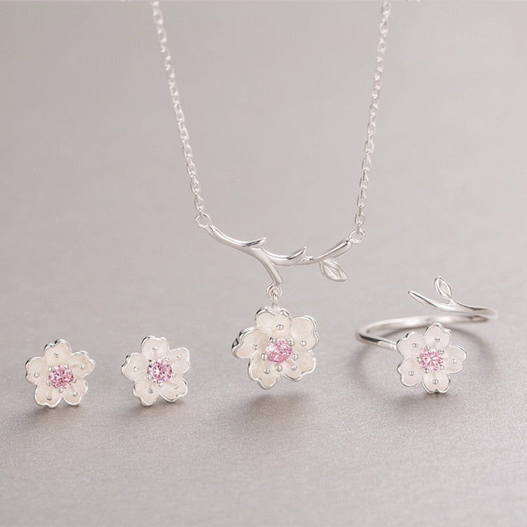 Jewelry set with a flower motif