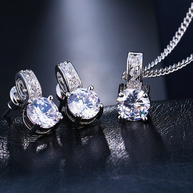 Jewelry set with zirconia