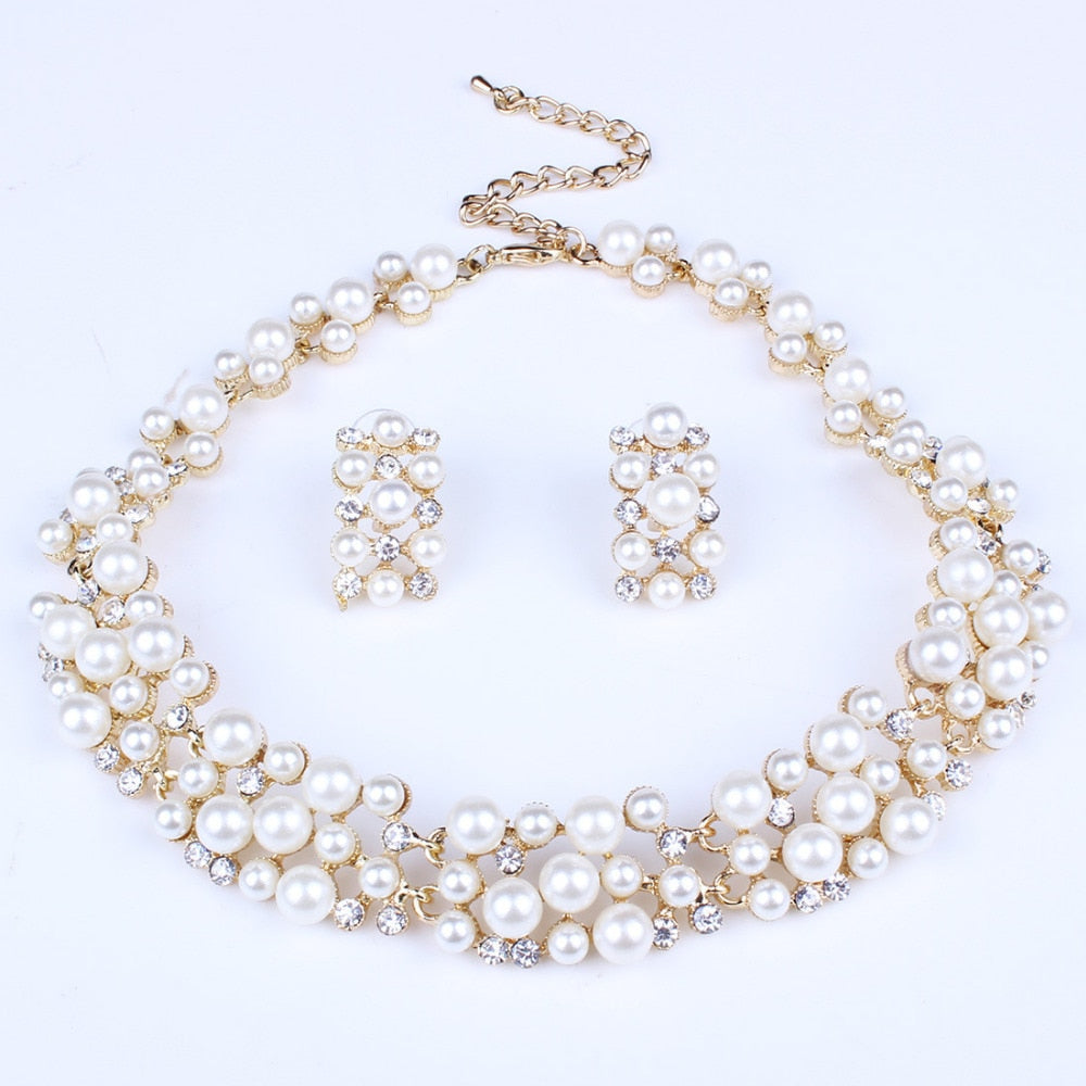 Jewelry set with imitation pearls