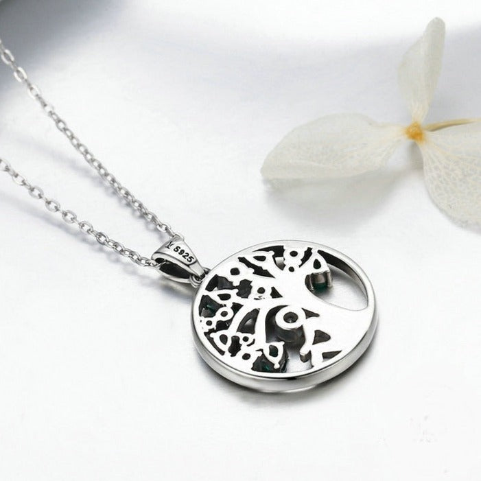 Necklace with a tree motif