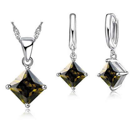 Jewelry set with zirconia