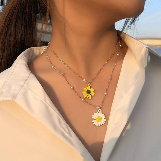 Necklace - daisies