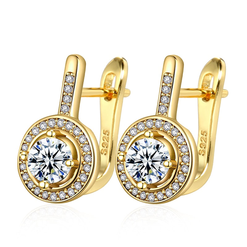 Round earrings with zirconia