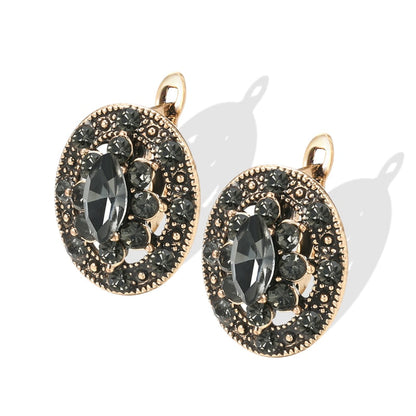 Earrings with black stones