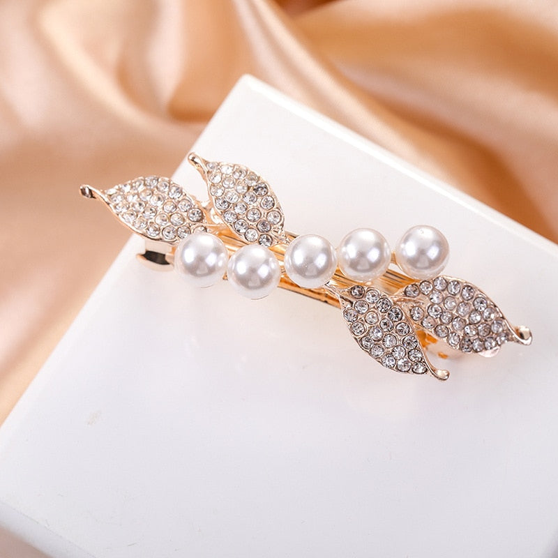 Hair clip with pearls