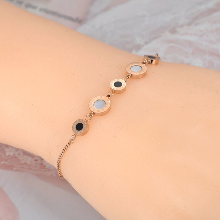 Bracelet with circles