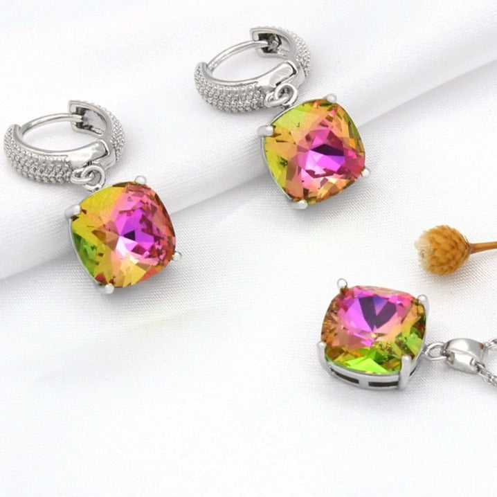 Set of jewelry with a crystal