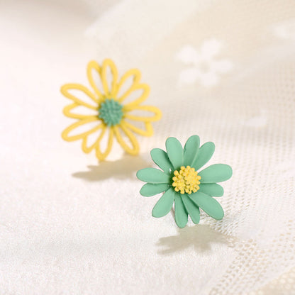 Asymmetrical earrings - flowers