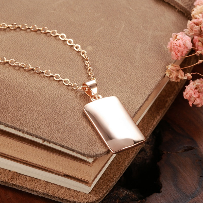 Necklace with a rectangular pendant