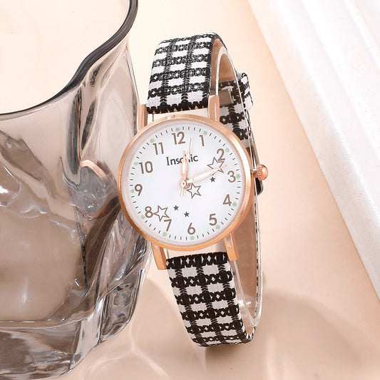 Ladies watch with a star motif